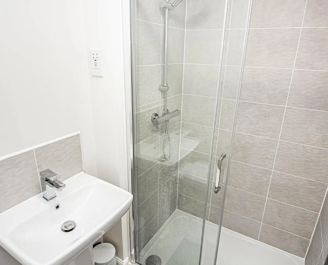 Solid Mirror Modern Riverside Home, Doncaster Wielka Brytania